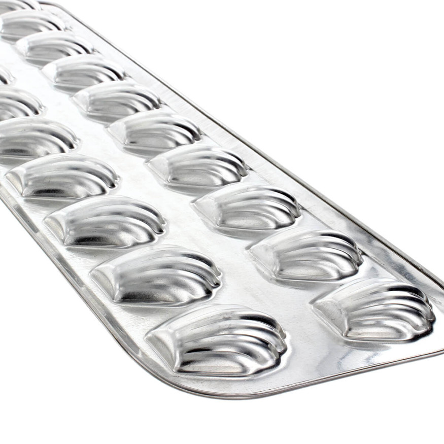 Moule 20 mini madeleines en fer blanc 40 cm - Alice Délice