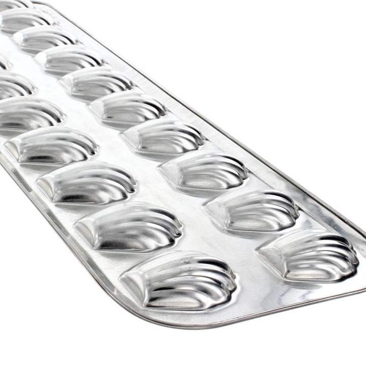 Moule 20 mini madeleines en fer blanc 40 cm - Alice Délice