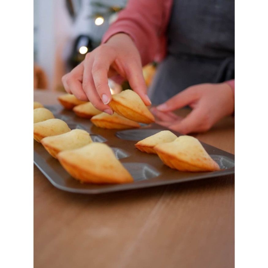 Moule 12 madeleines anti adhérent 39 cm - Alice Délice