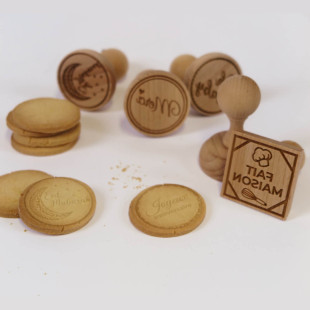 Tampon à biscuits en bois baby shower et naissance : Oh Baby