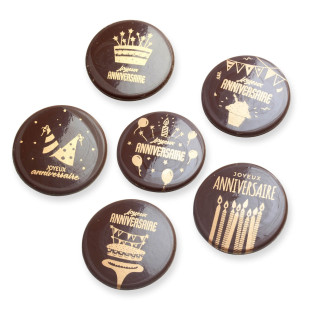 Décor en chocolat : 6 plaques Joyeux Anniversaire noir et br Décor en chocolat : 6 plaques Joyeux Anniversaire noir et br