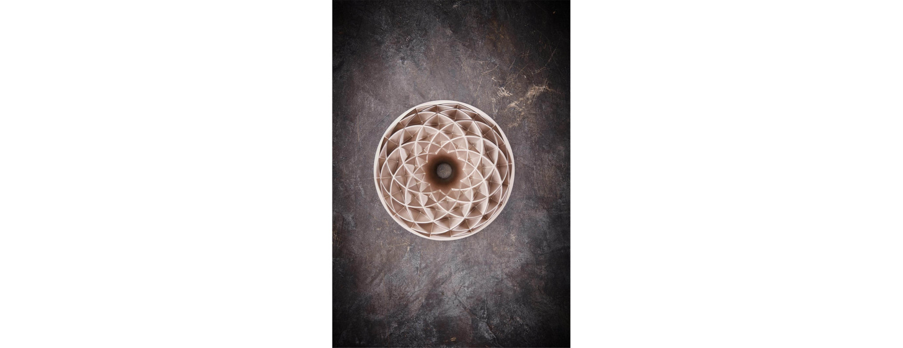 Moule bundt cake : Contoura Geo Pandora en fonte d´aluminium