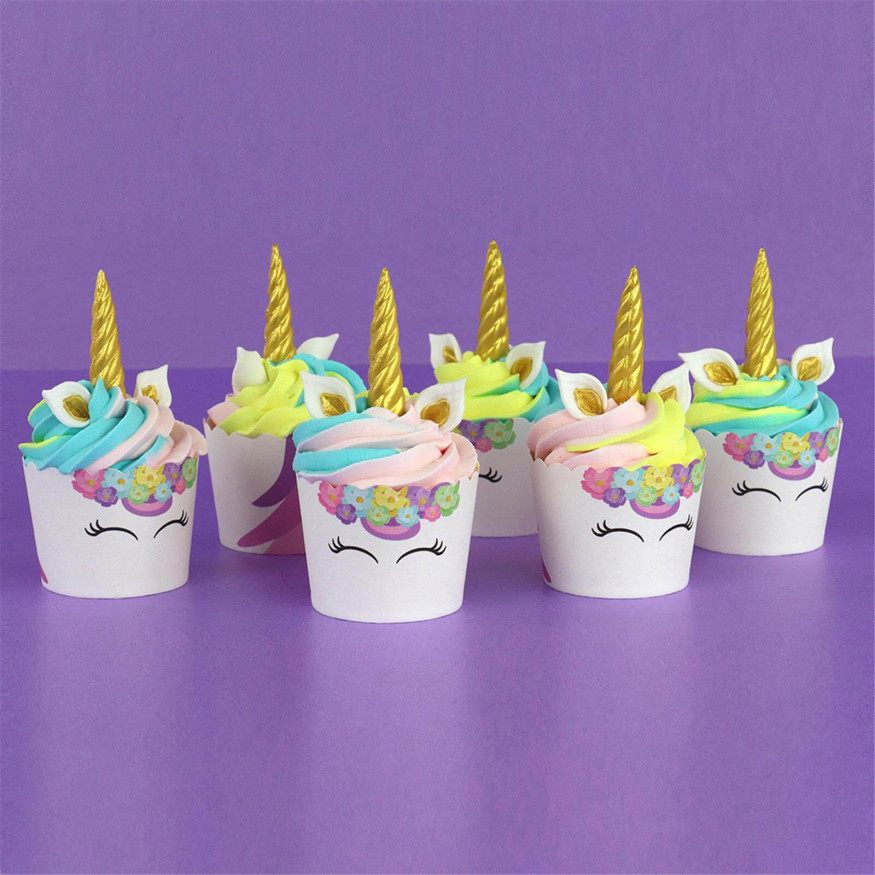Set cupcakes licorne : 6 caissettes blanches, 6 caissettes licornes et sets décor en sucre