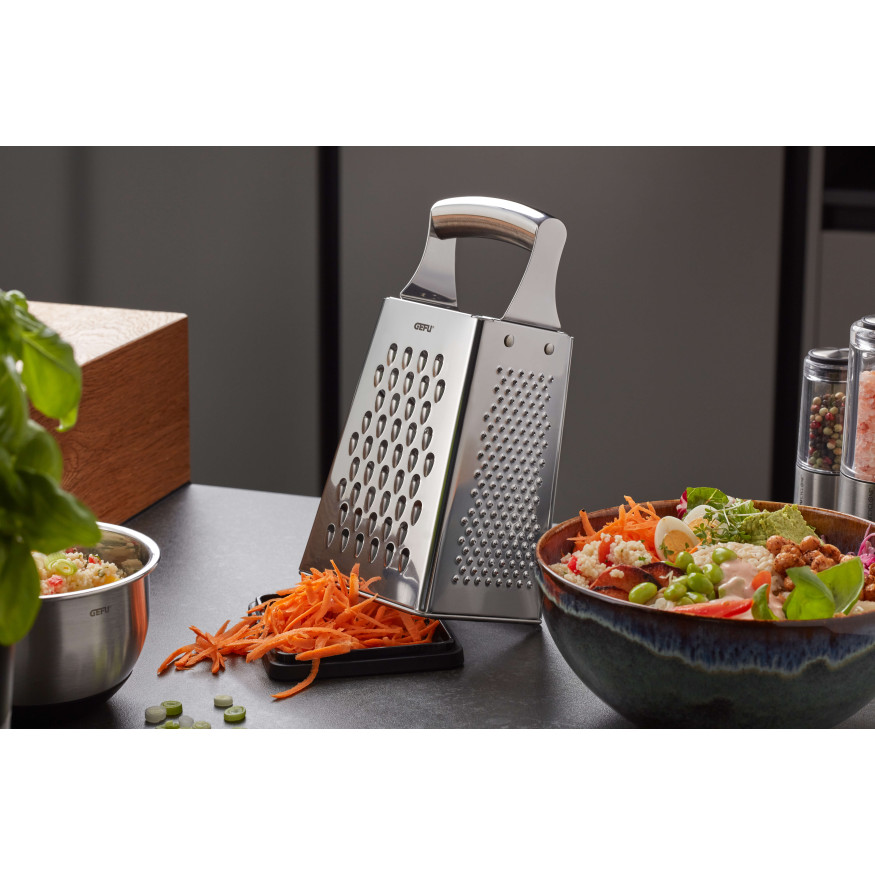 Râpe carré 4 faces inox 24 cm avec couvercle de récupération