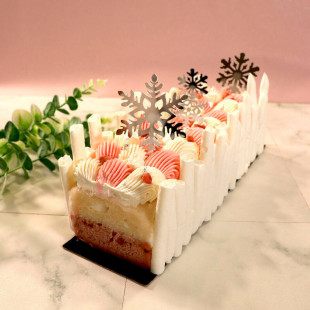 Décor de gâteau et bûche de Noël : 4 cake toppers flocons argentés