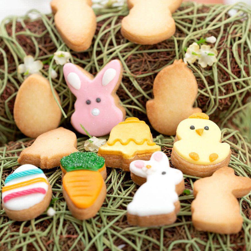 Lot de 6 mini emporte-pièces en plastique Pâques - Decora