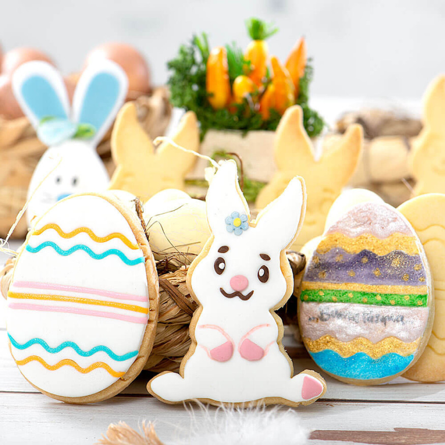 Lot de 2 emporte-pièces en plastique lapin et oeuf décoré Pâ