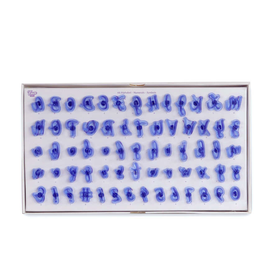 66 emporte-pièces en plastique pour cake design : lettres, c