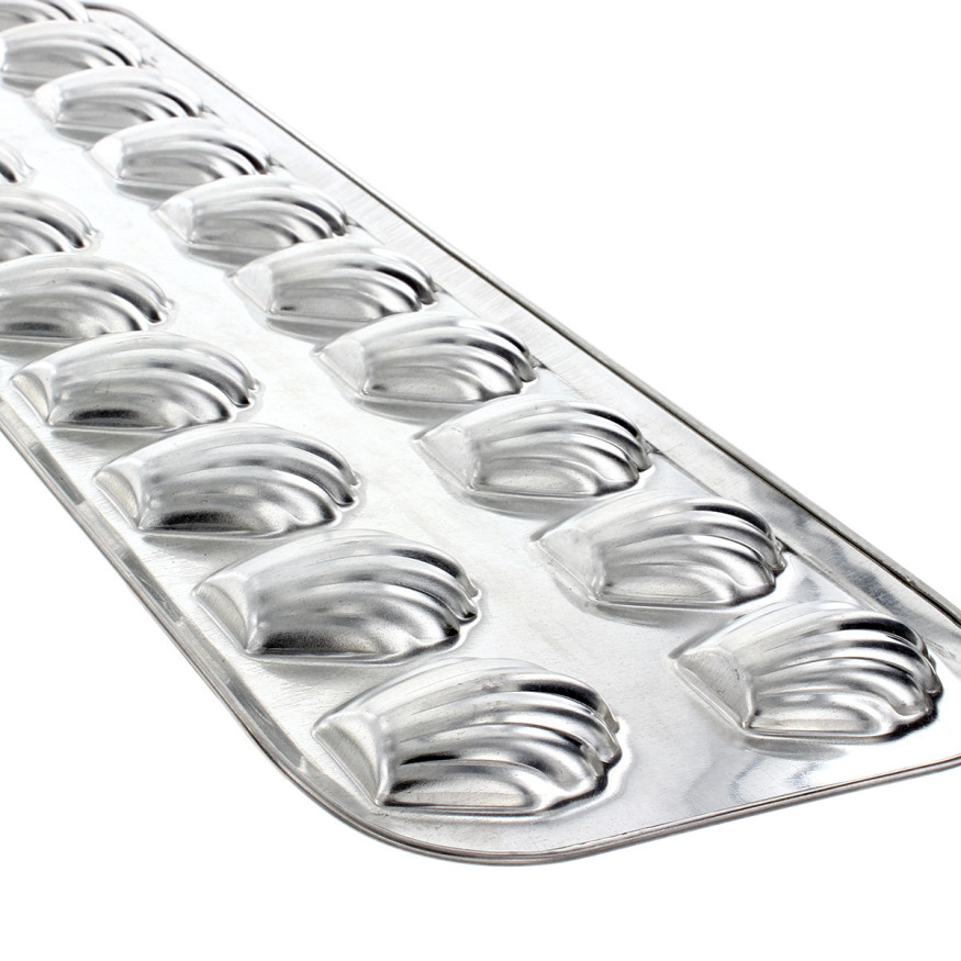 Moule 20 mini madeleines en fer blanc 40 cm - Alice Délice
