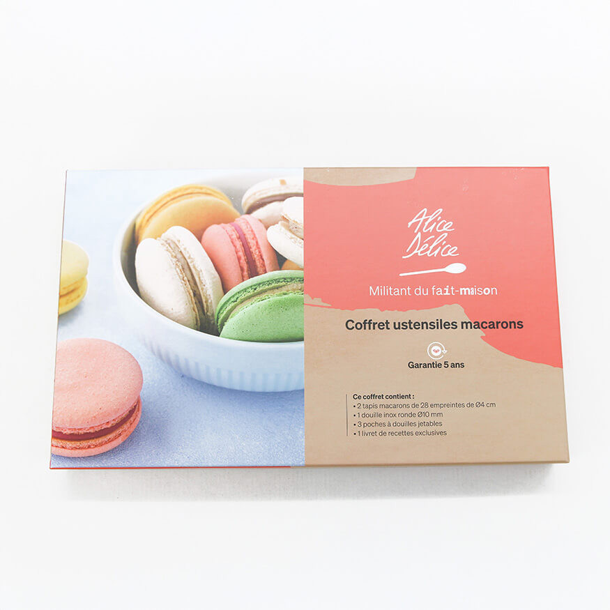 Coffret macarons : 2 tapis 28 empreintes macaron, 1 douille 