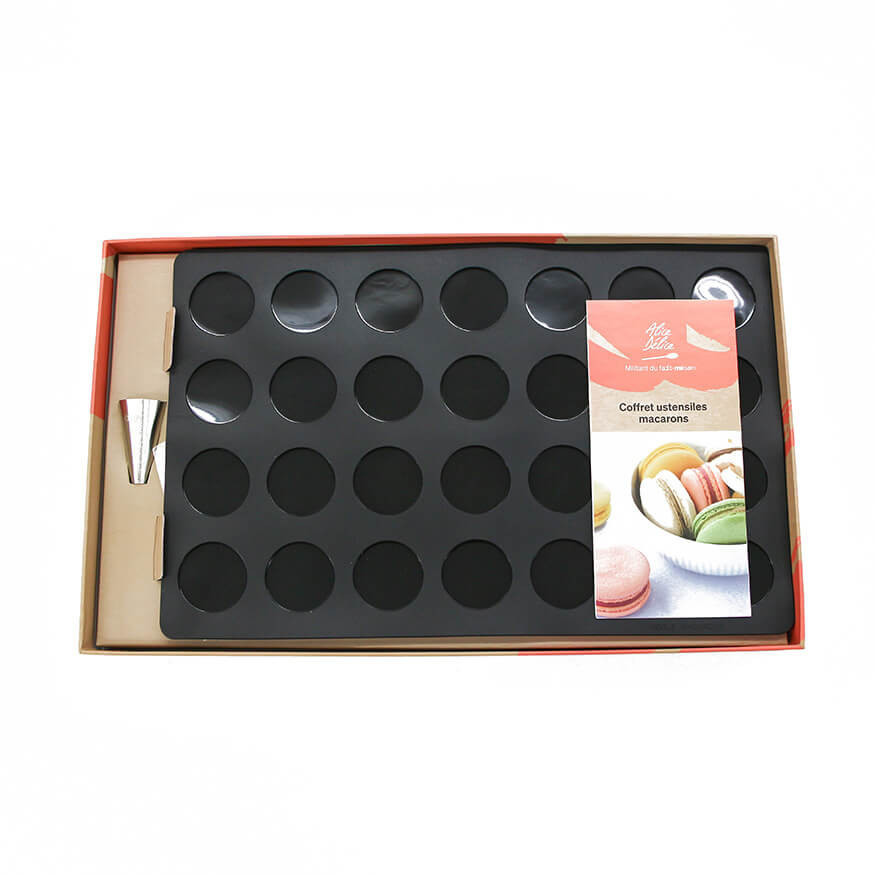 Coffret macarons : 2 tapis 28 empreintes macaron, 1 douille 