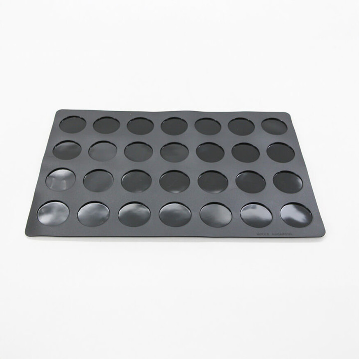 Coffret macarons : 2 tapis 28 empreintes macaron, 1 douille 