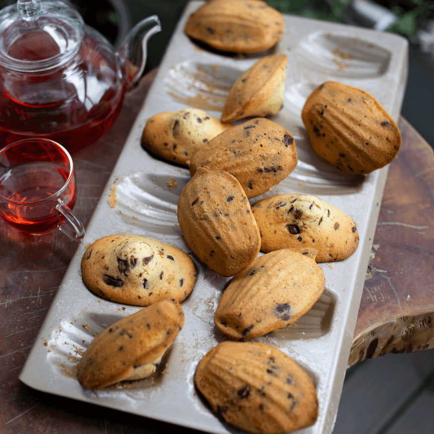 Moule 12 madeleines en fer blanc 40 cm - Alice Délice