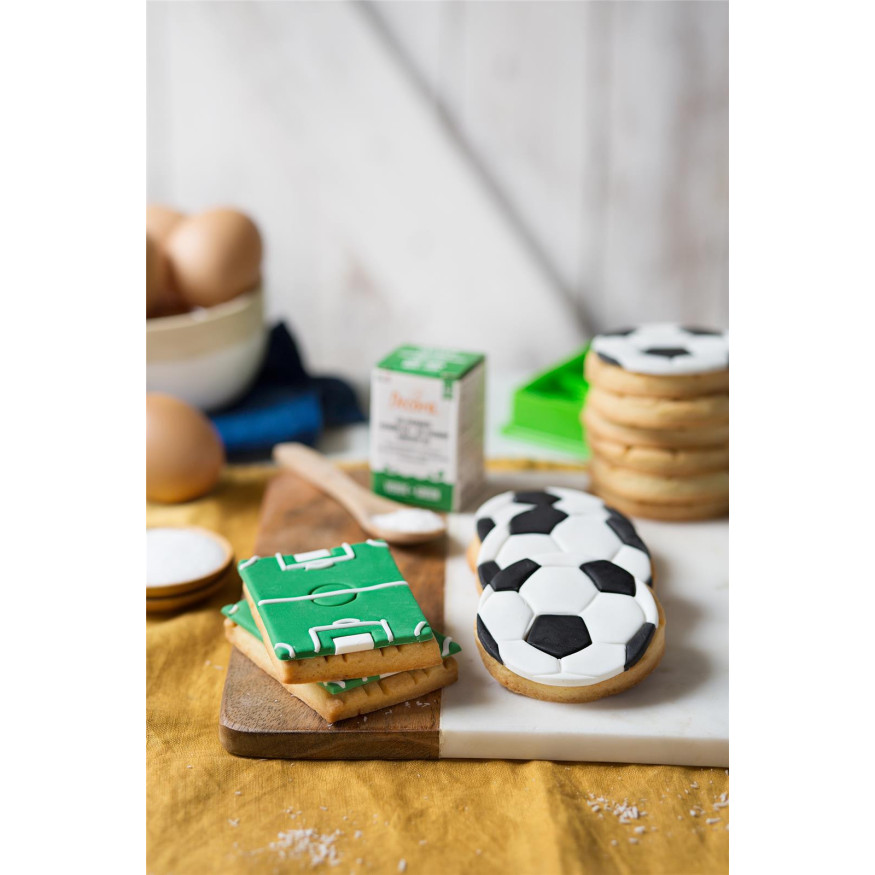 Kit 2 emporte-pièces en plastique : Football - Decora