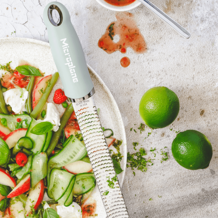 Râpe zesteur premium vert sauge - Microplane Râpe zesteur premium vert sauge - Microplane