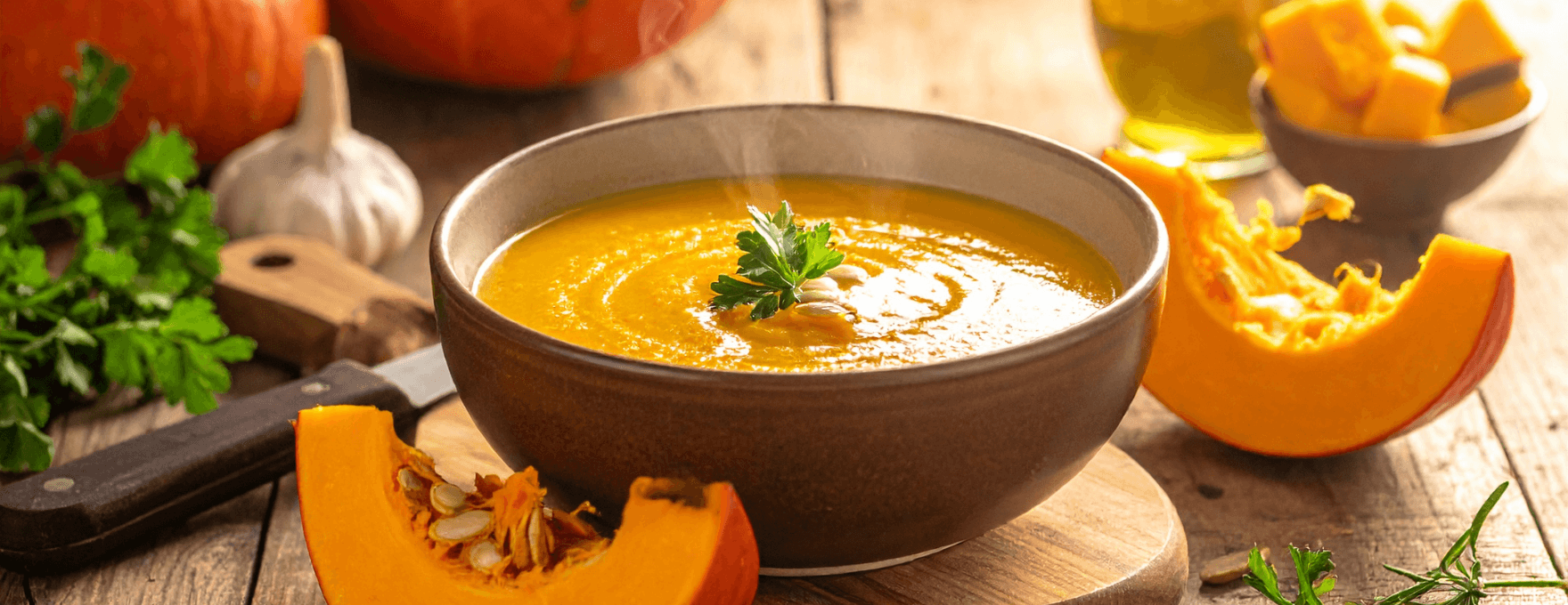 Velouté de courge rôtie, châtaignes & pointe de crème