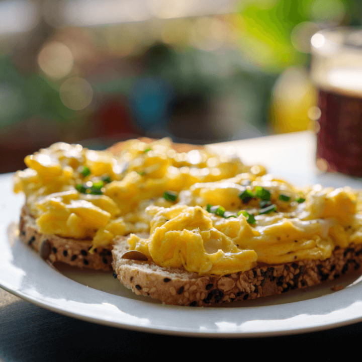 Œufs croustillants à la feta