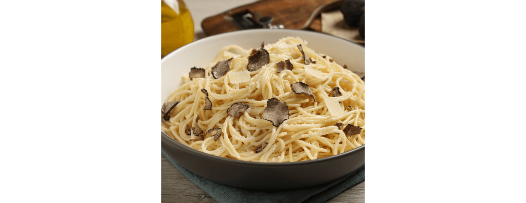 Pâtes fraiches à l'huile et brisures de truffe
